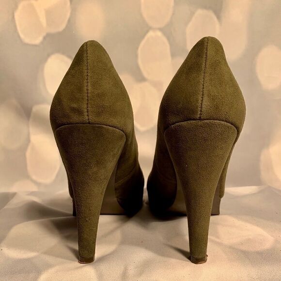 OLIVE GREEN SUEDE 4.5” HEEL SIZE 8.5 by NINE WEST - Picture 4 of 5